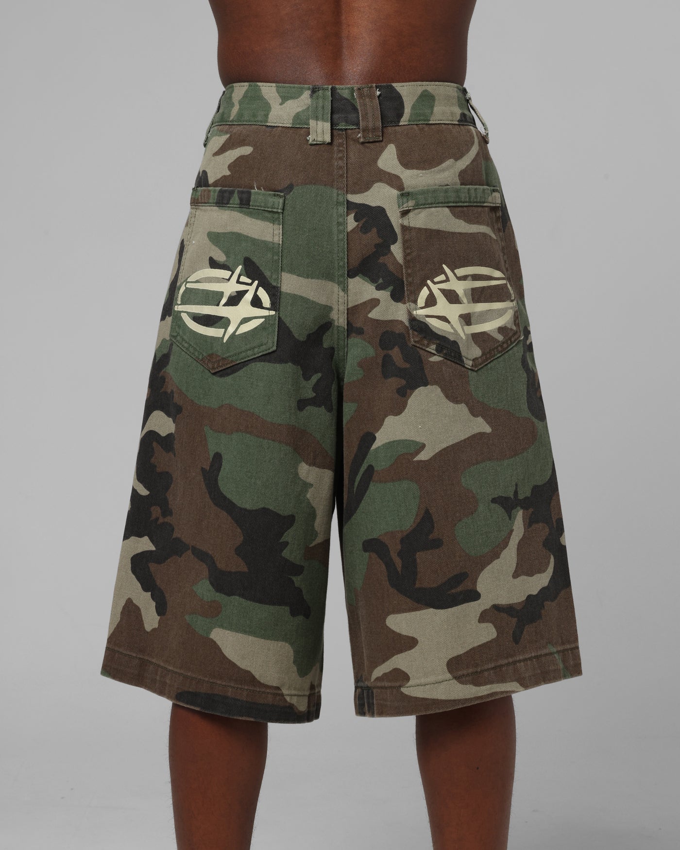 Loiter 3 Quarter Shorts Woodland Camo - Image 8