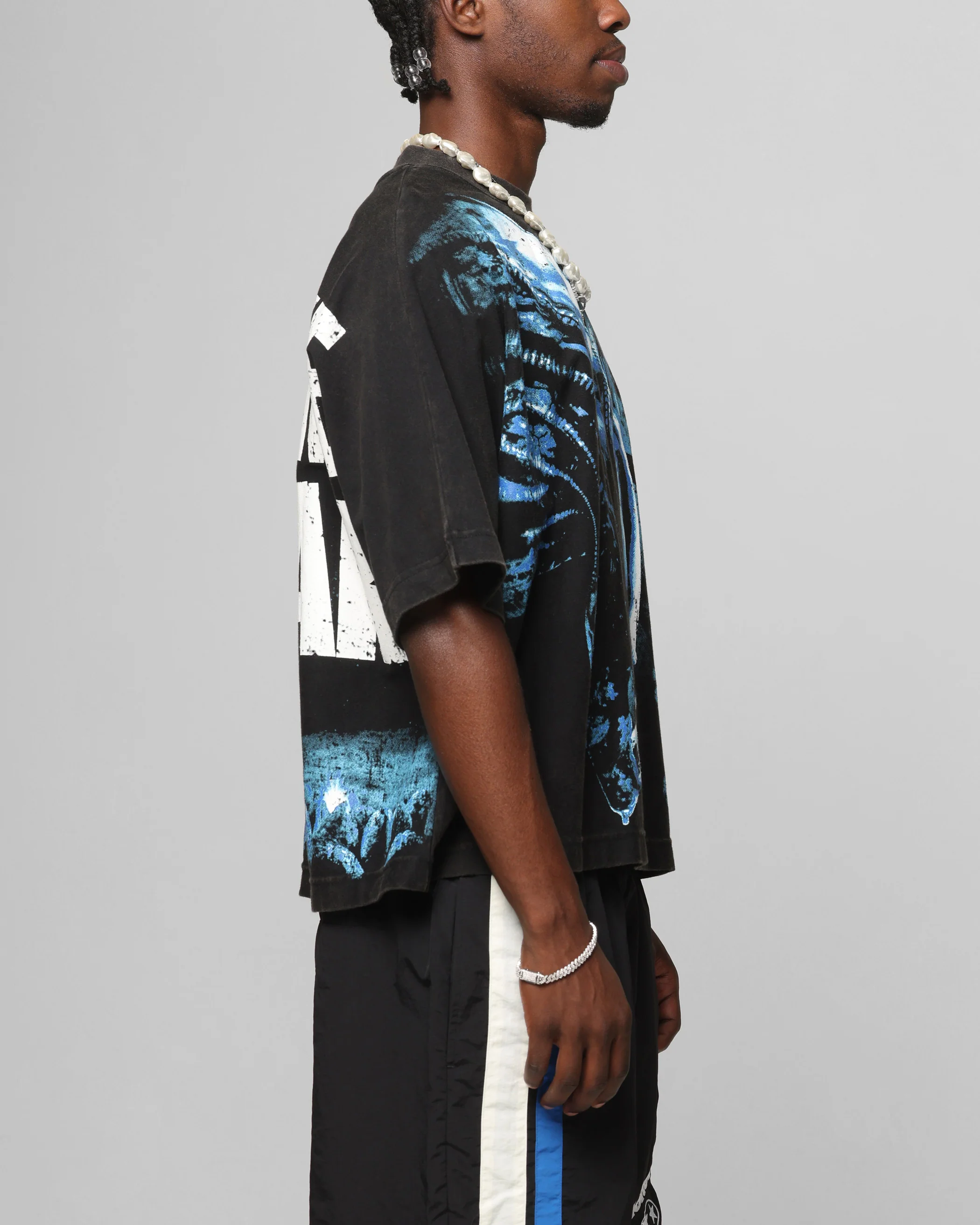 Loiter Alien It's War Boxy T-Shirt Washed Black - Image 5