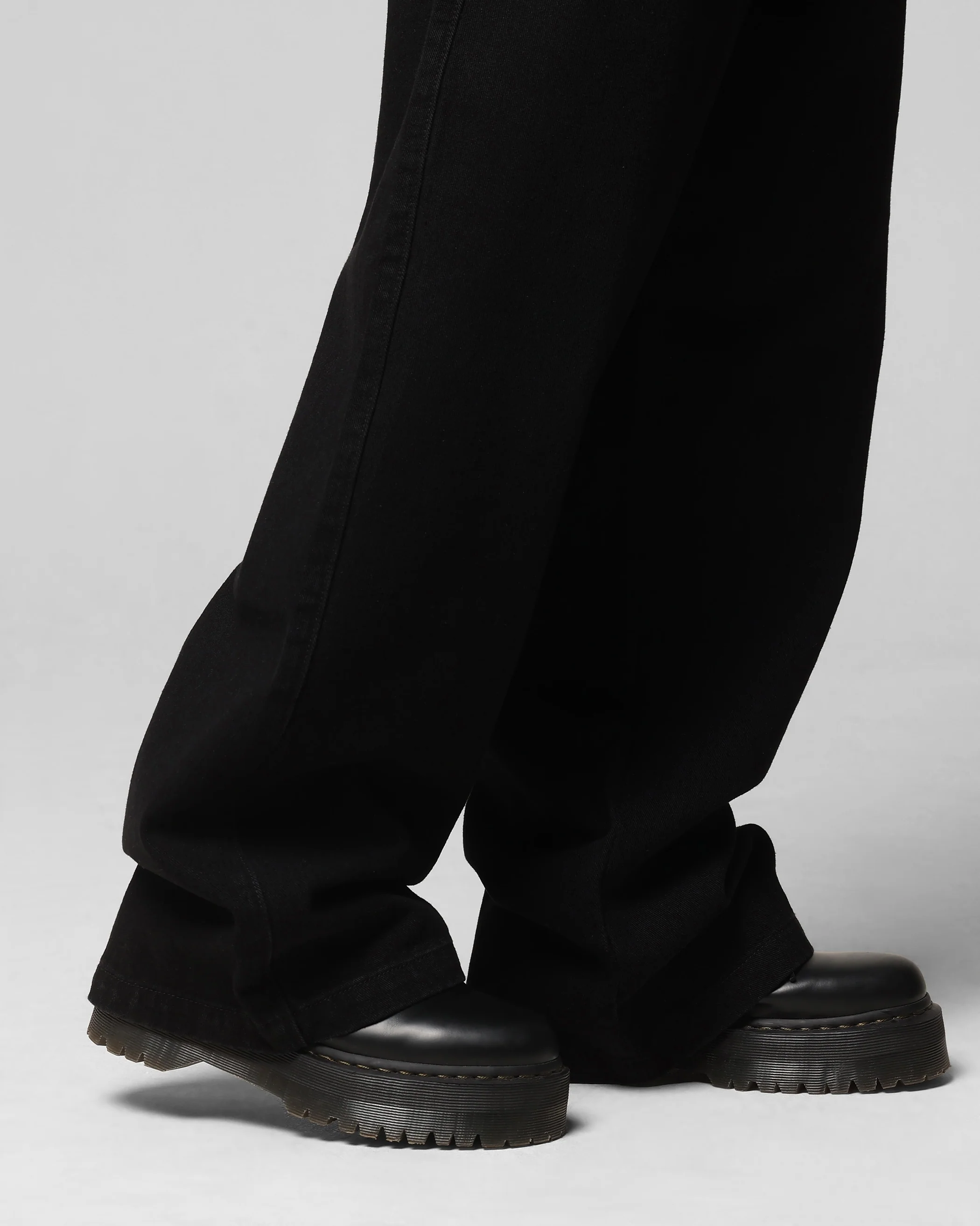 Loiter Collateral Baggy Jeans Black - Image 4