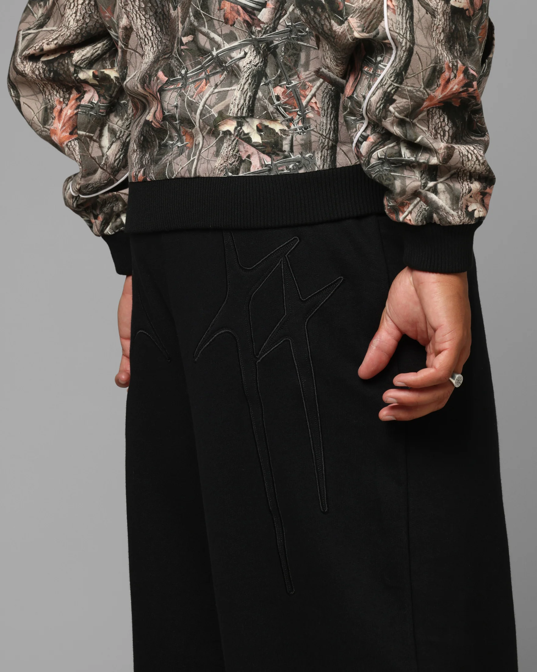 Loiter Ultra Hybrid Sweatpants Black - Image 4